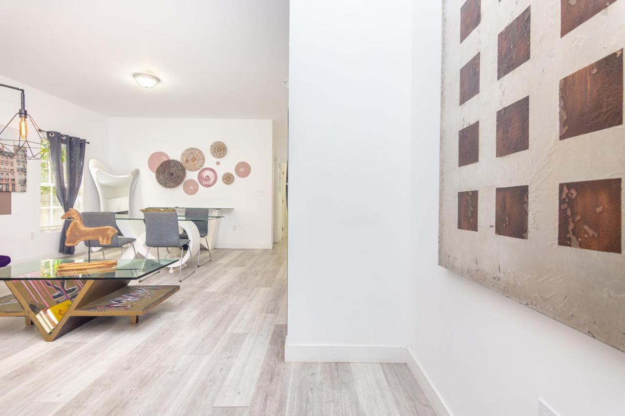 Home Midtown Miami - Wynwood Area With Backyard - Art District Near To Beach Bagian luar foto